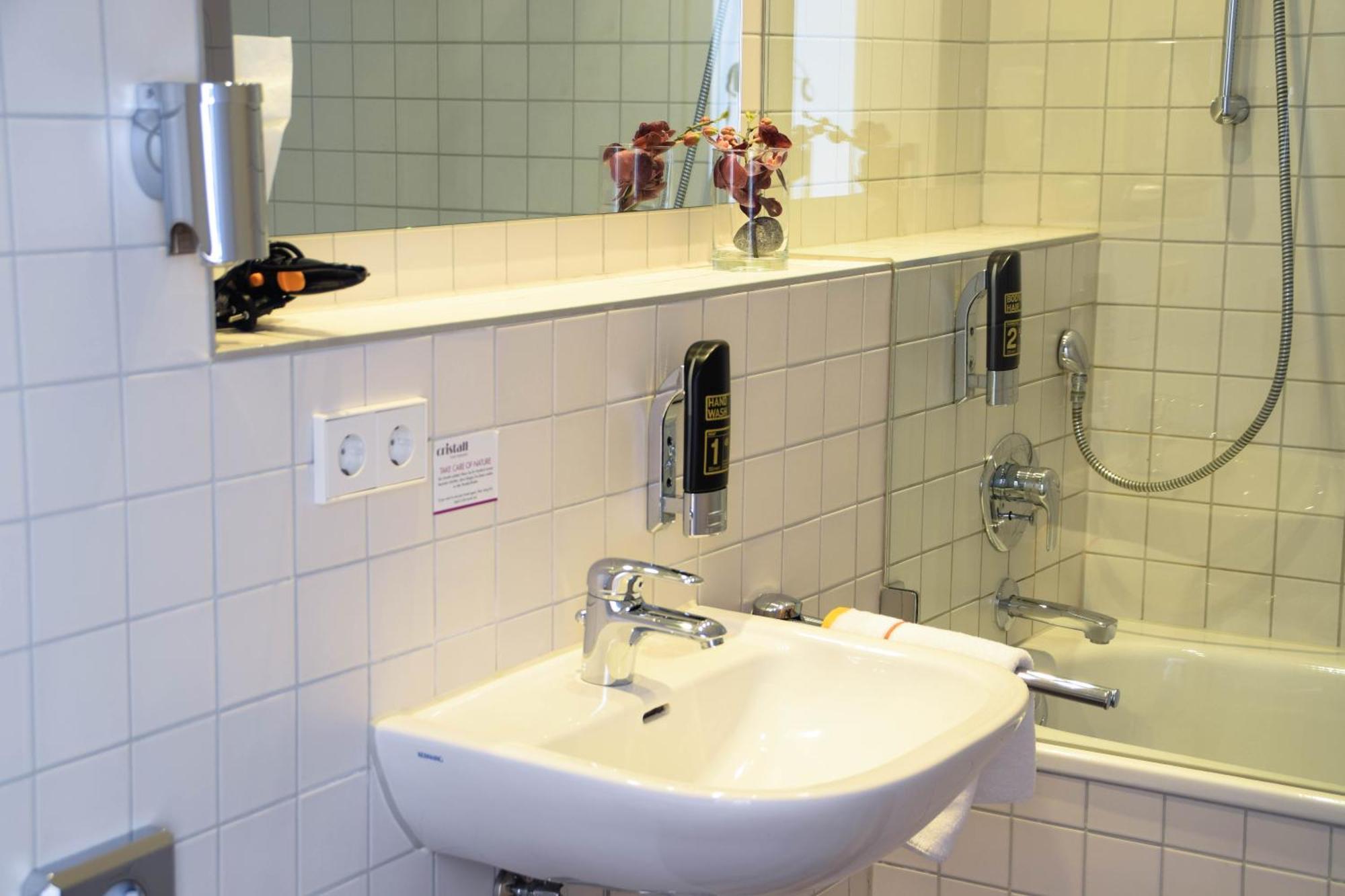 Cristall Hotel Waghäusel Værelse billede