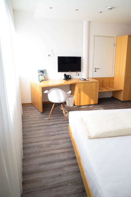 Cristall Hotel Waghäusel Eksteriør billede